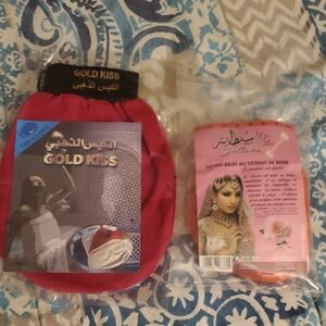 Gold Kiss Red Exfoliating Glove With Extract Of Rose Soap.